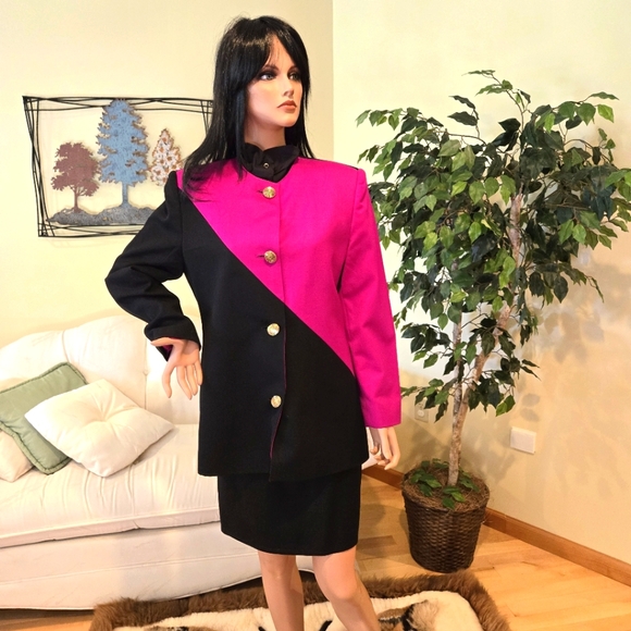 Vintage Bernard Holtzman Woman's Business Suit, Black & Fuchsia, Size 12 - Picture 2 of 12